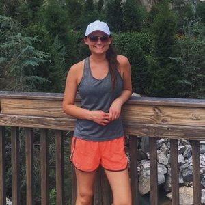 Meet your Posher, Brooke